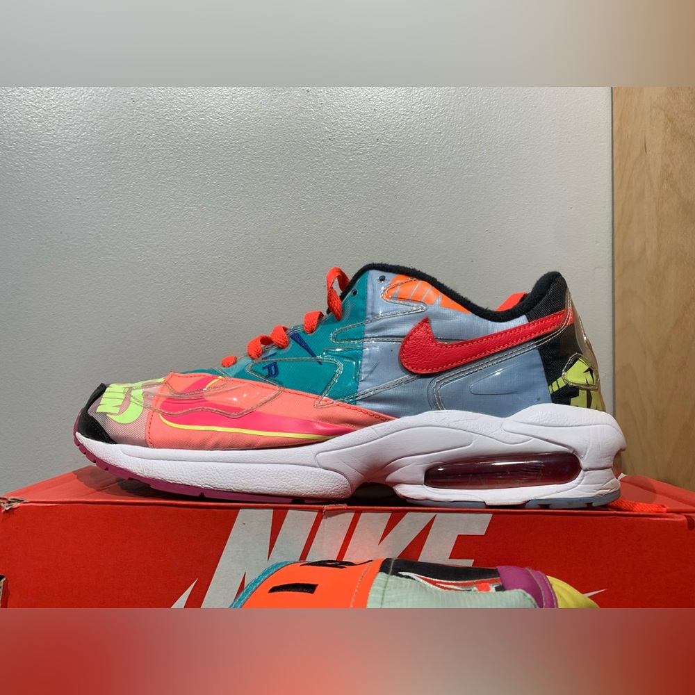 atmos air max 2 light logos